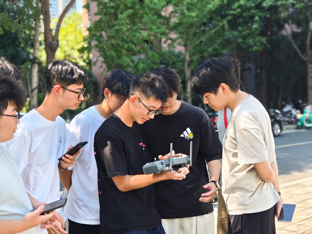 学生实操无人机